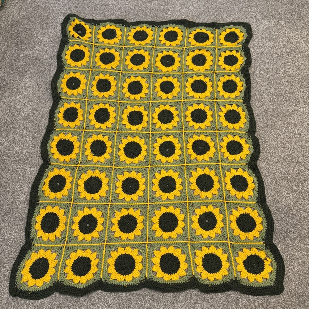 Handmade Crochet Sunflower Granny Square Throw Blanket Afghan Green Yellow 53x40